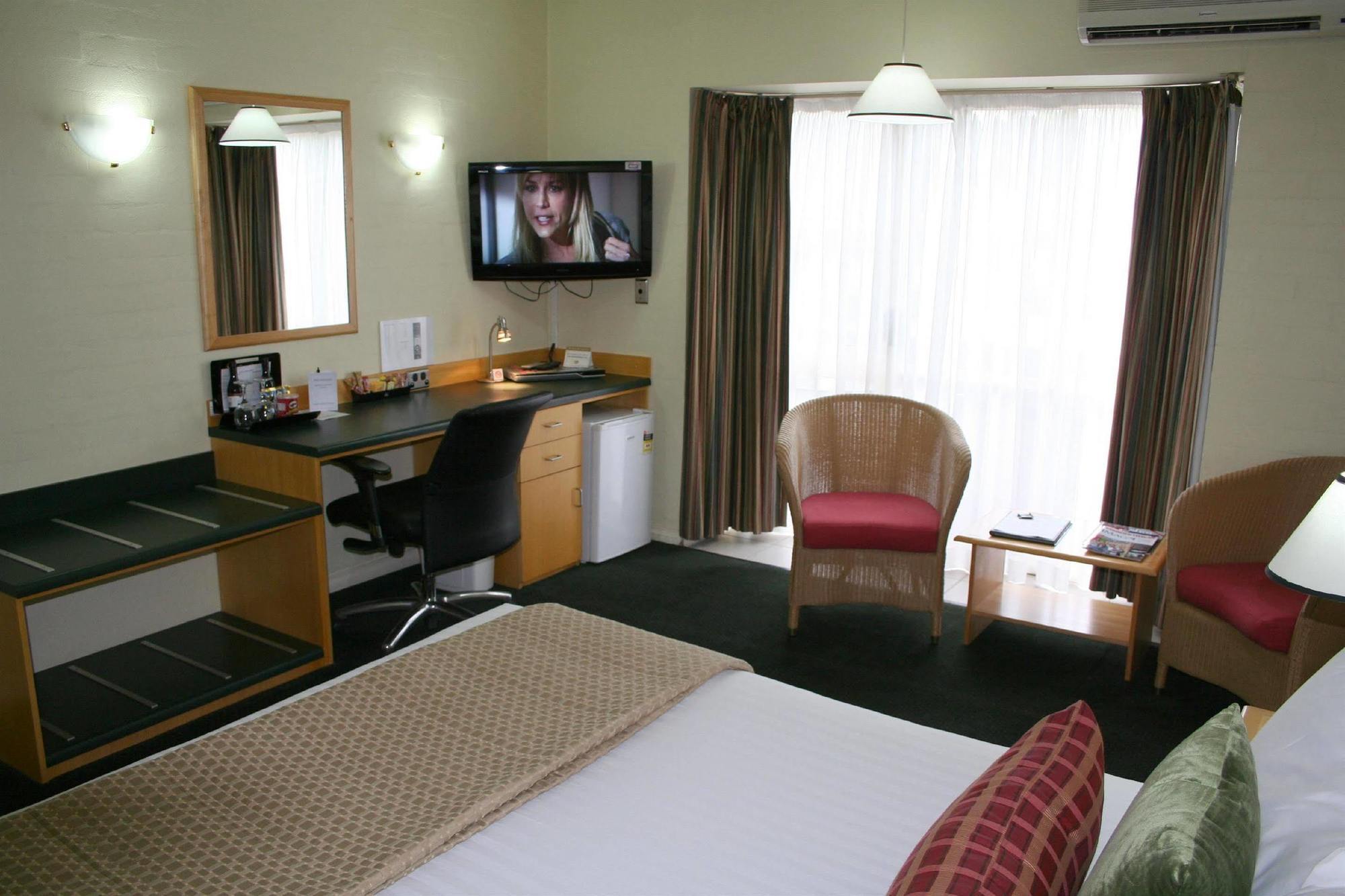 Grand Country Lodge Motel Міттаґонґ Екстер'єр фото