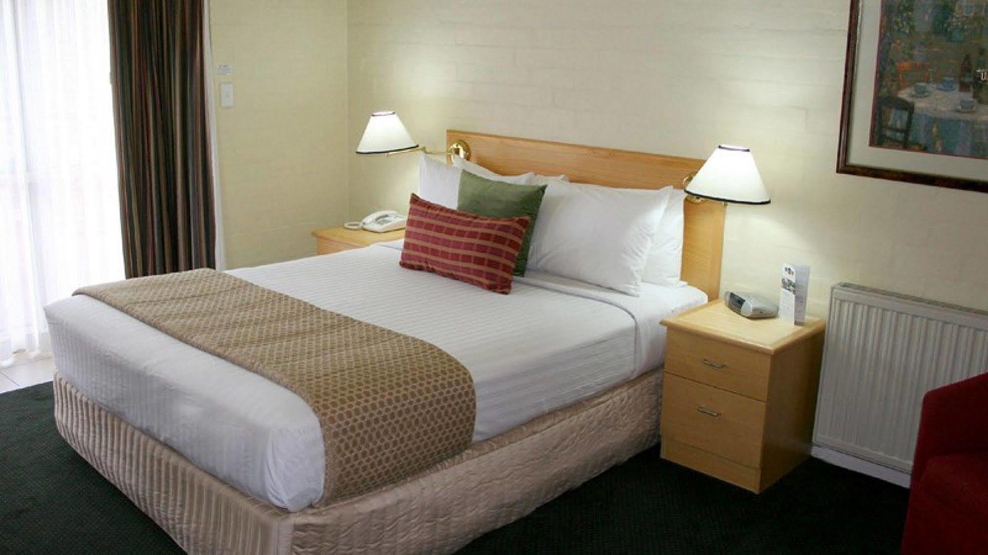 Grand Country Lodge Motel Міттаґонґ Екстер'єр фото