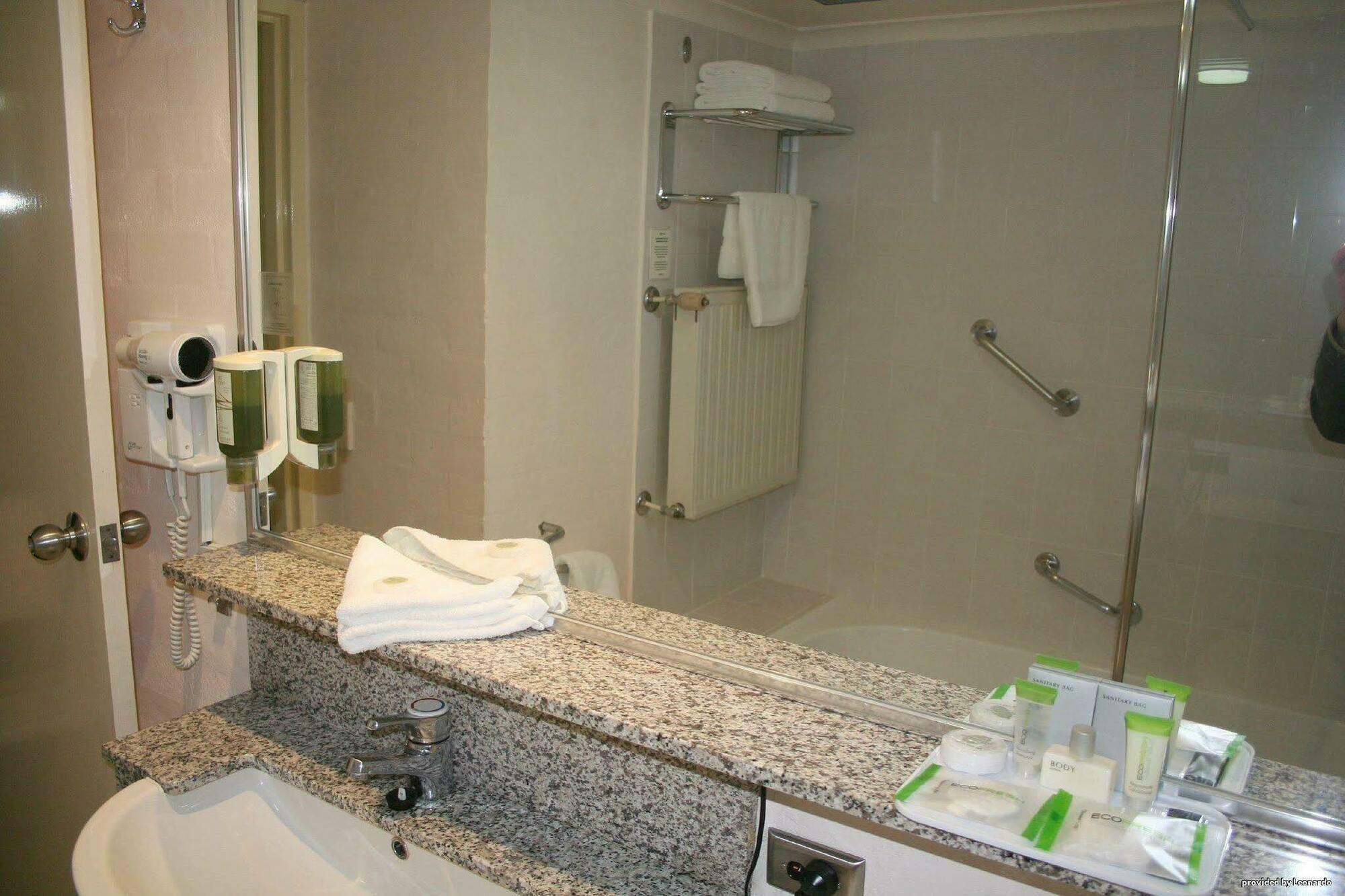 Grand Country Lodge Motel Міттаґонґ Екстер'єр фото